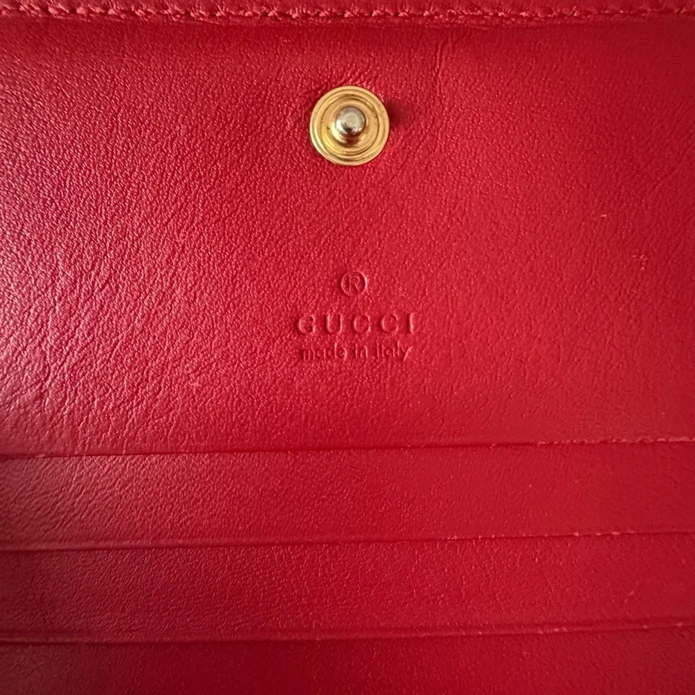 Gucci GG Blooms Supreme Compact Wallet – Red Leather Interior - Picture 9 of 11